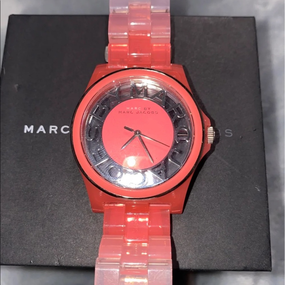 MARC BY MARC JACOBS
Henry Skeleton Gradient Watch Pink/Silver
MBM4568